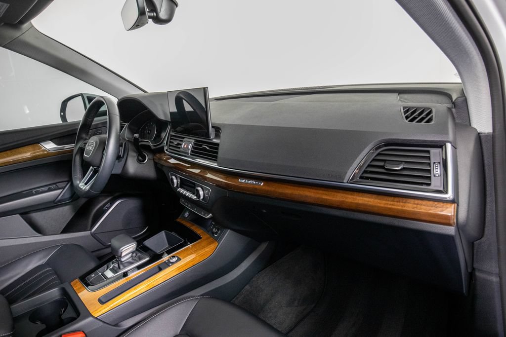 Used 2023 Audi Q5 2.0T Premium w/ Convenience Package AWD/4WD image 18