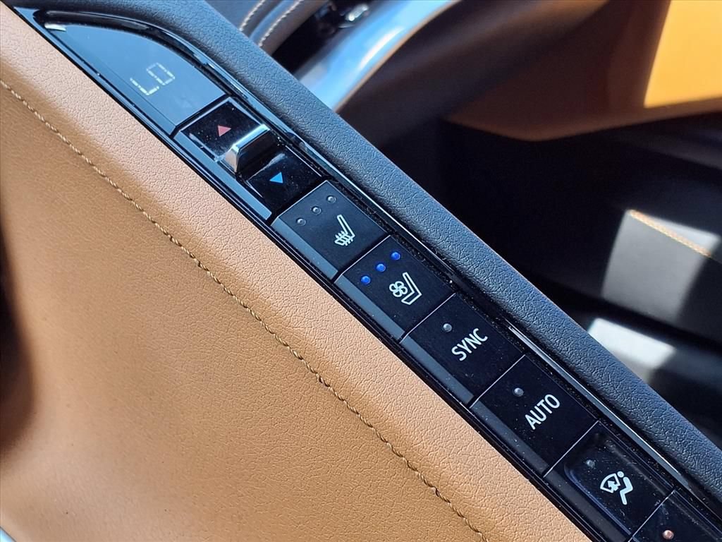 Used 2023 Chevrolet Corvette Z06 RWD image 16