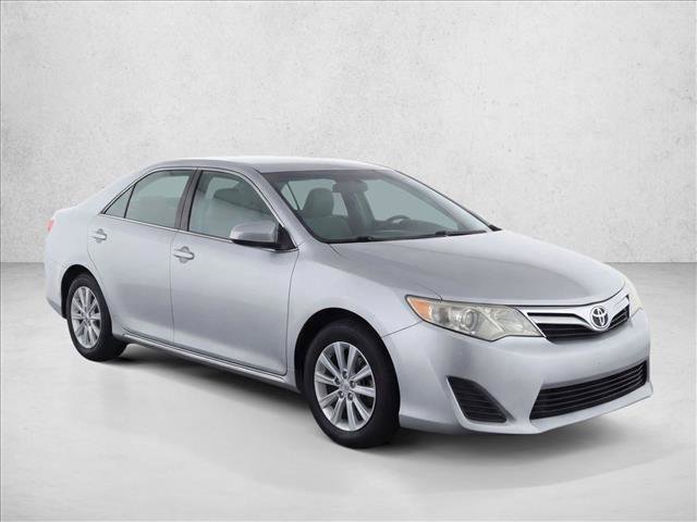 Used 2012 Toyota Camry L image 3