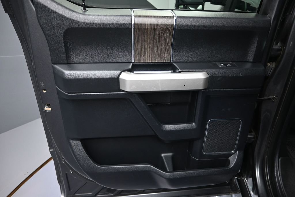 Used 2020 Ford F250 Lariat w/ Lariat Value Package AWD/4WD image 29
