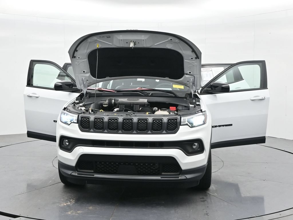 Used 2023 Jeep Compass Latitude AWD/4WD image 40