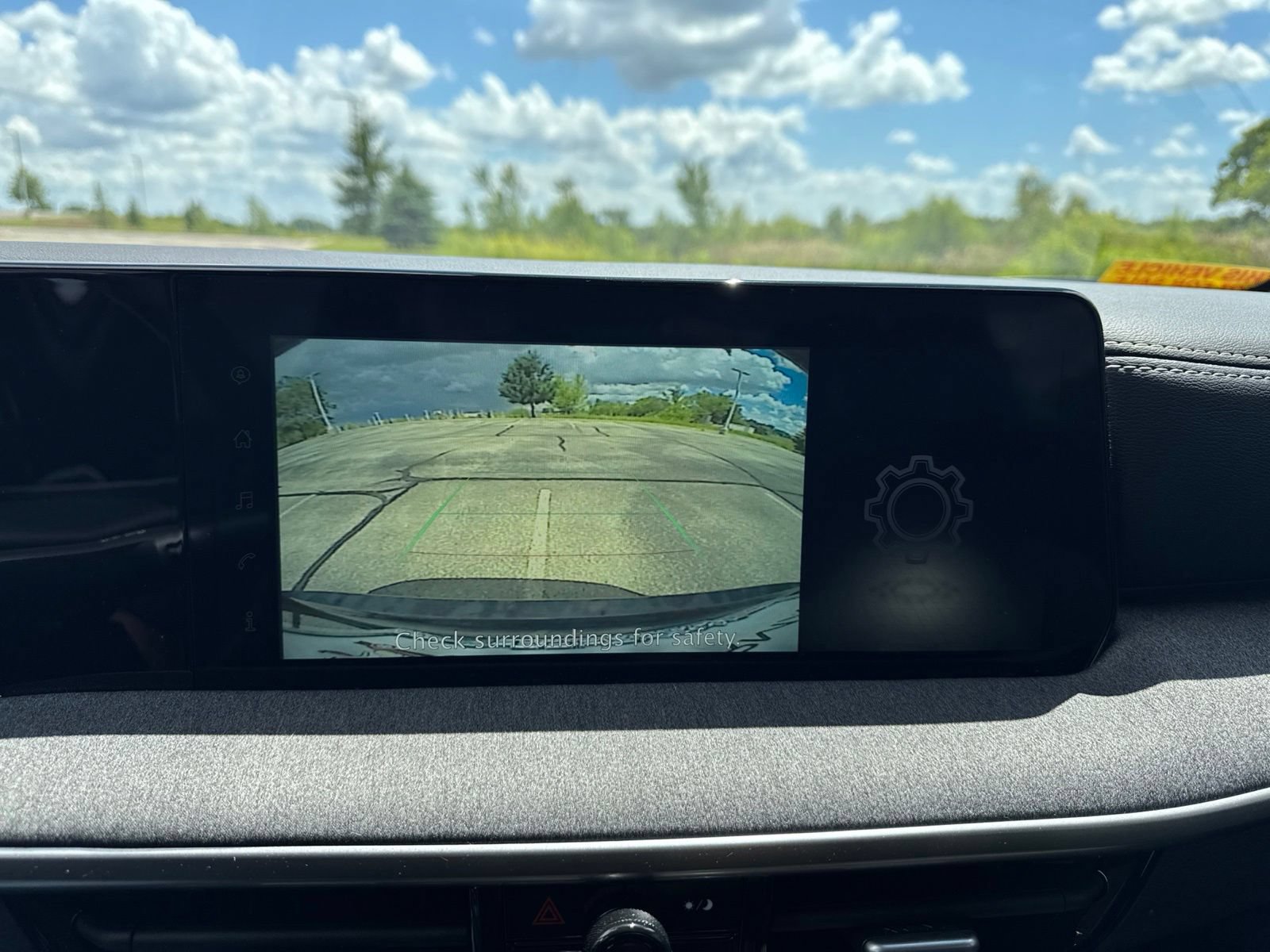 Certified 2025 Nissan Kicks SV AWD/4WD image 16