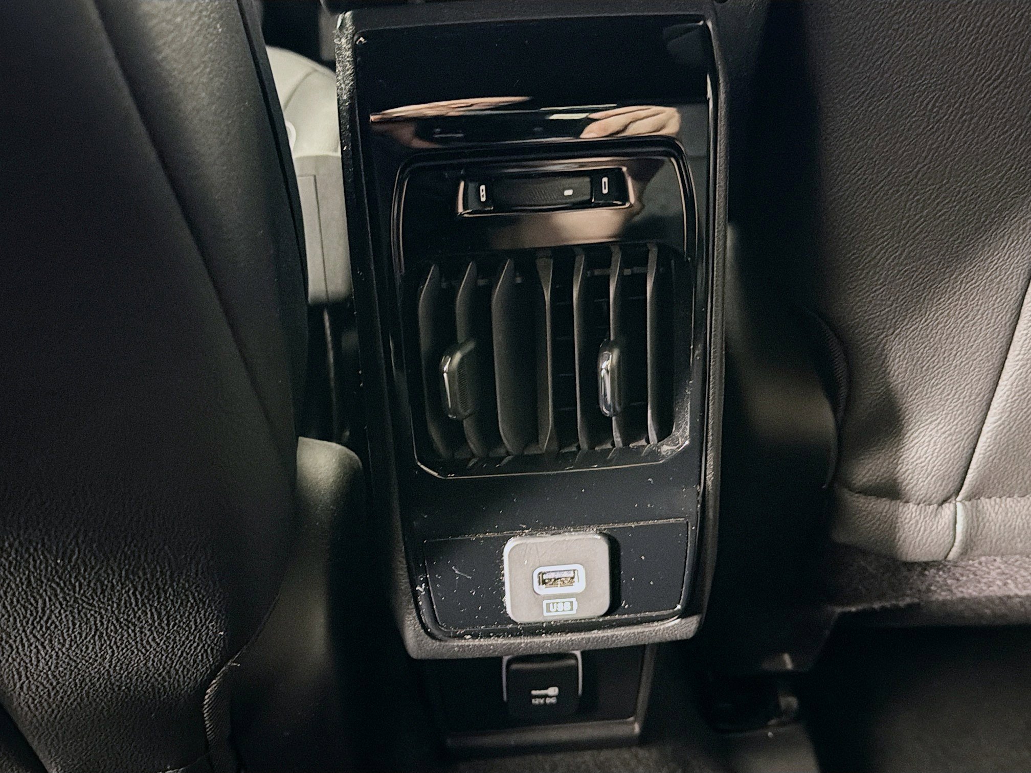 Used 2025 Jeep Compass Limited image 25