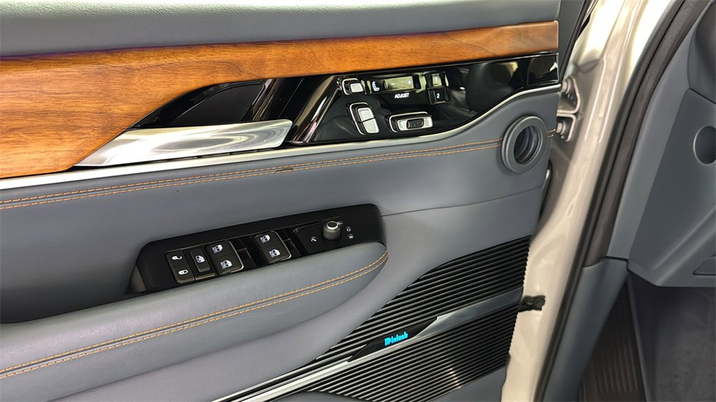 Used 2022 Jeep Grand Wagoneer Series II image 26