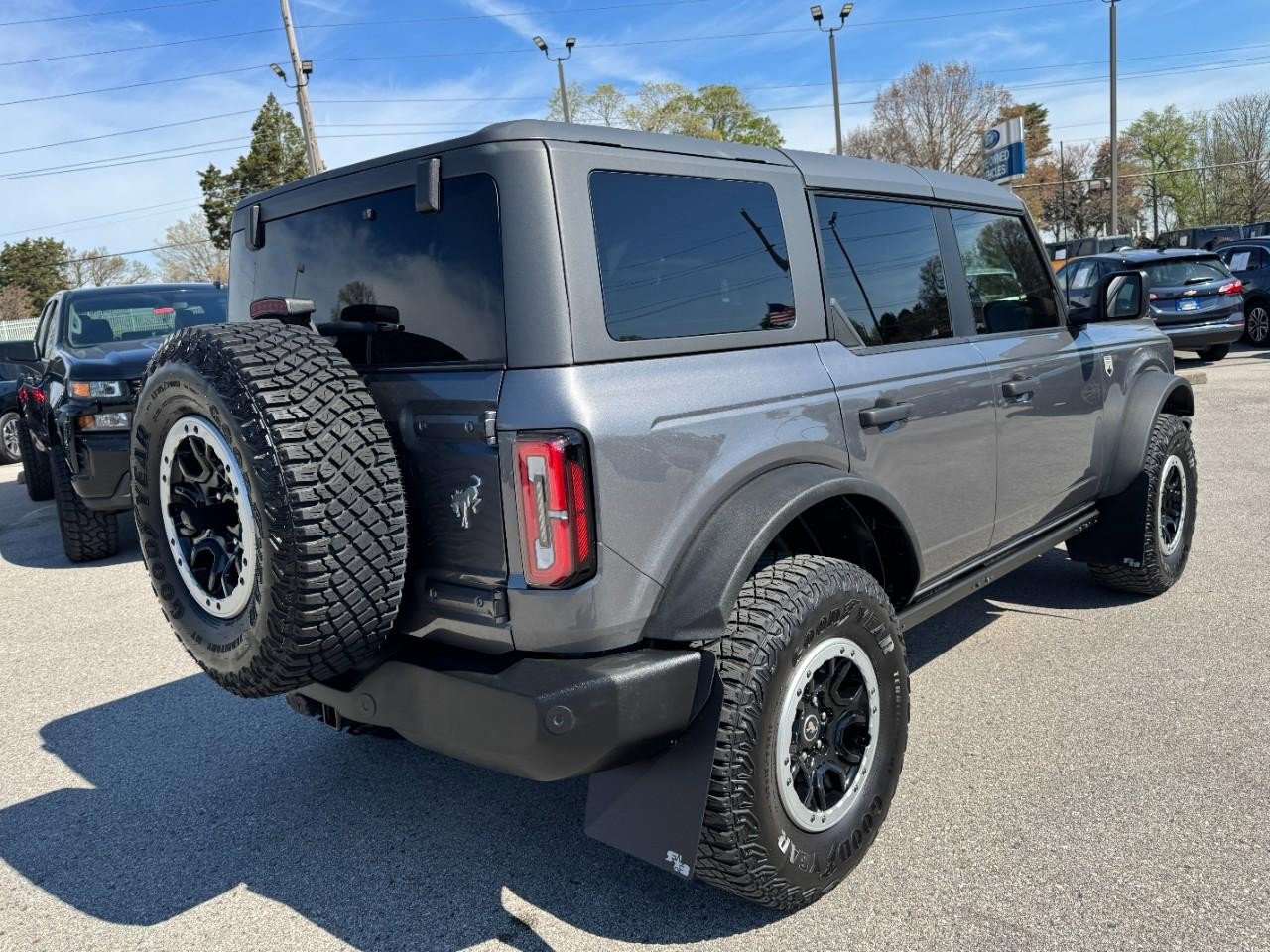 Certified 2023 Ford Bronco Big Bend w/ Sasquatch Package image 3