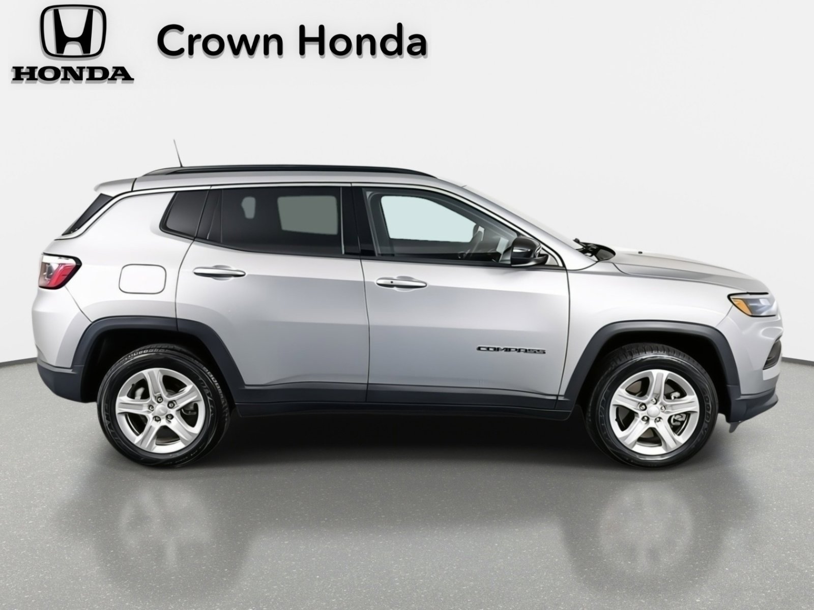 Used 2023 Jeep Compass Latitude image 5