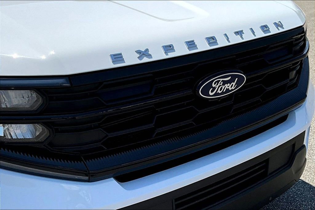 Used 2025 Ford Expedition Max Active AWD/4WD image 35