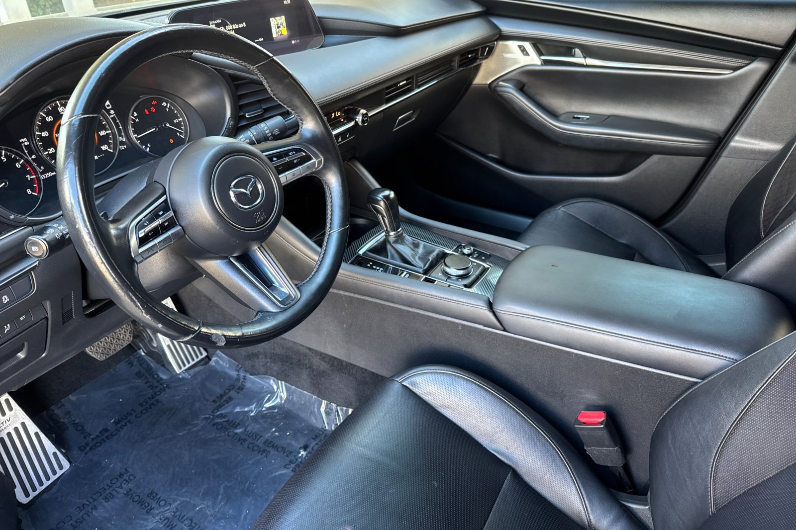 Used 2021 MAZDA MAZDA3 Hatchback w/Premium Plus Pkg image 9