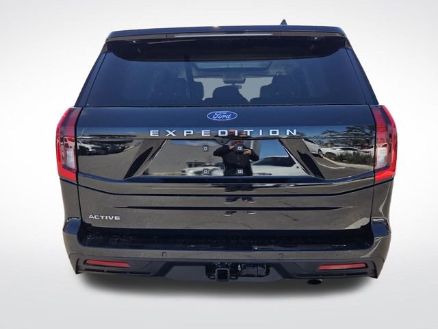 Certified 2025 Ford Expedition Active image 8
