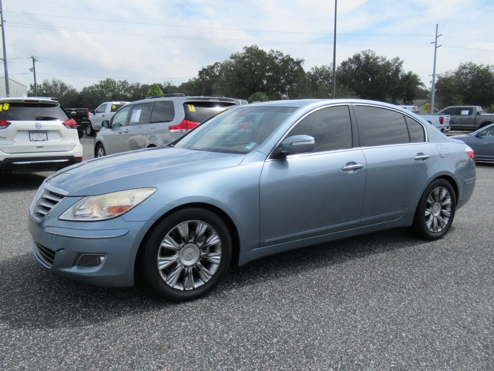 Used 2010 Hyundai Genesis 3.8 w/ Premium Pkg 2 RWD image 4