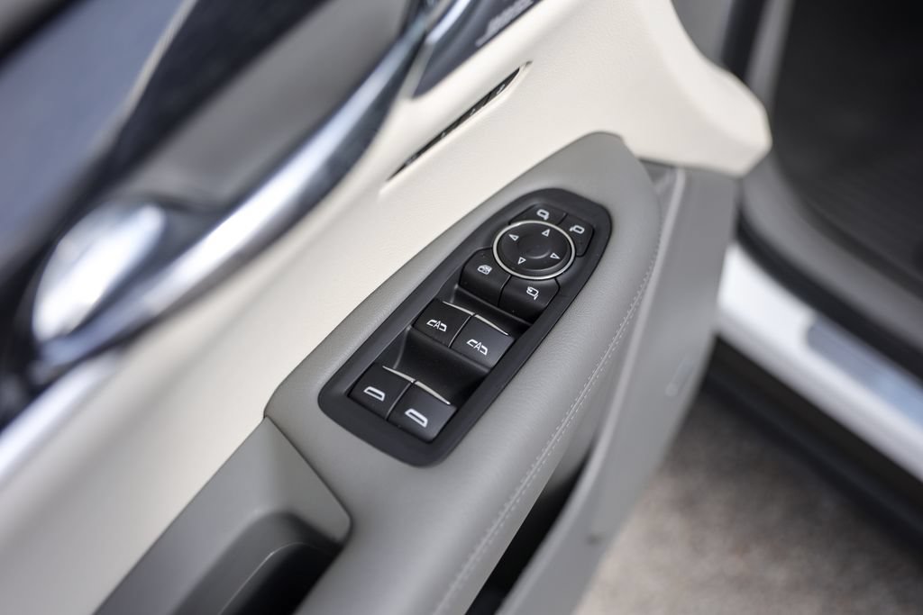 Used 2023 Cadillac XT6 Premium Luxury FWD image 25