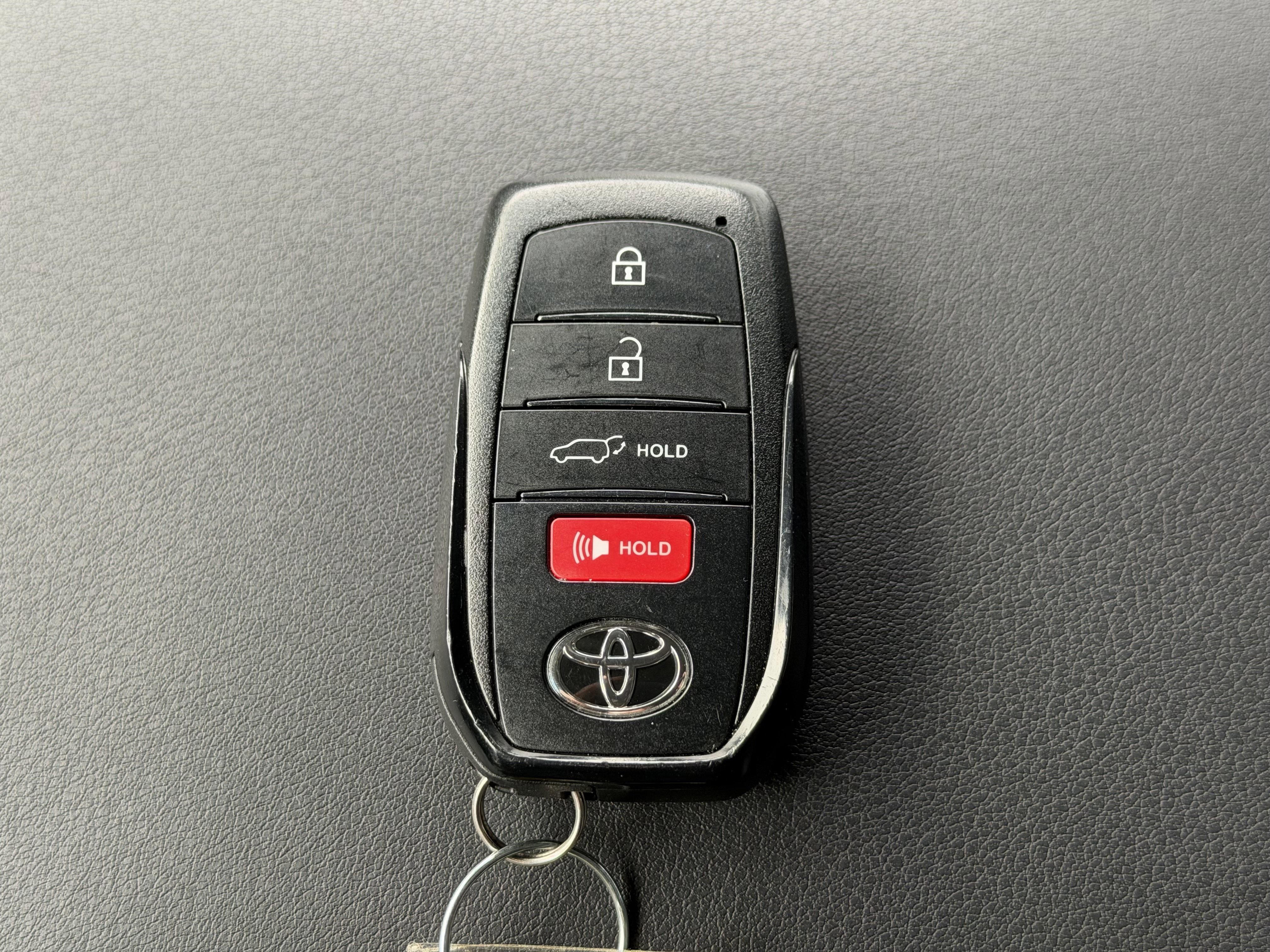 Certified 2024 Toyota Venza Limited image 31