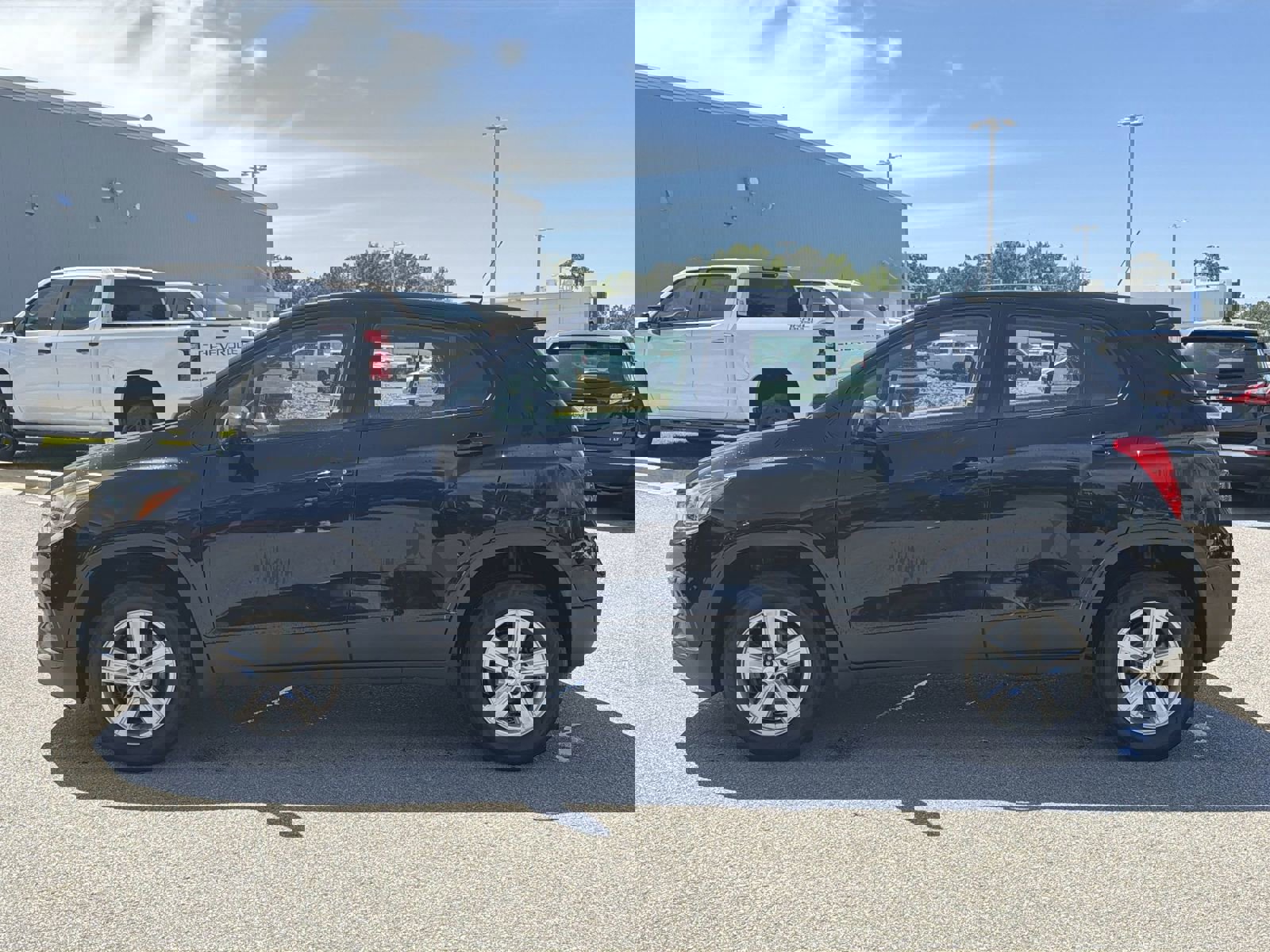 Used 2019 Chevrolet Trax LS AWD/4WD image 7