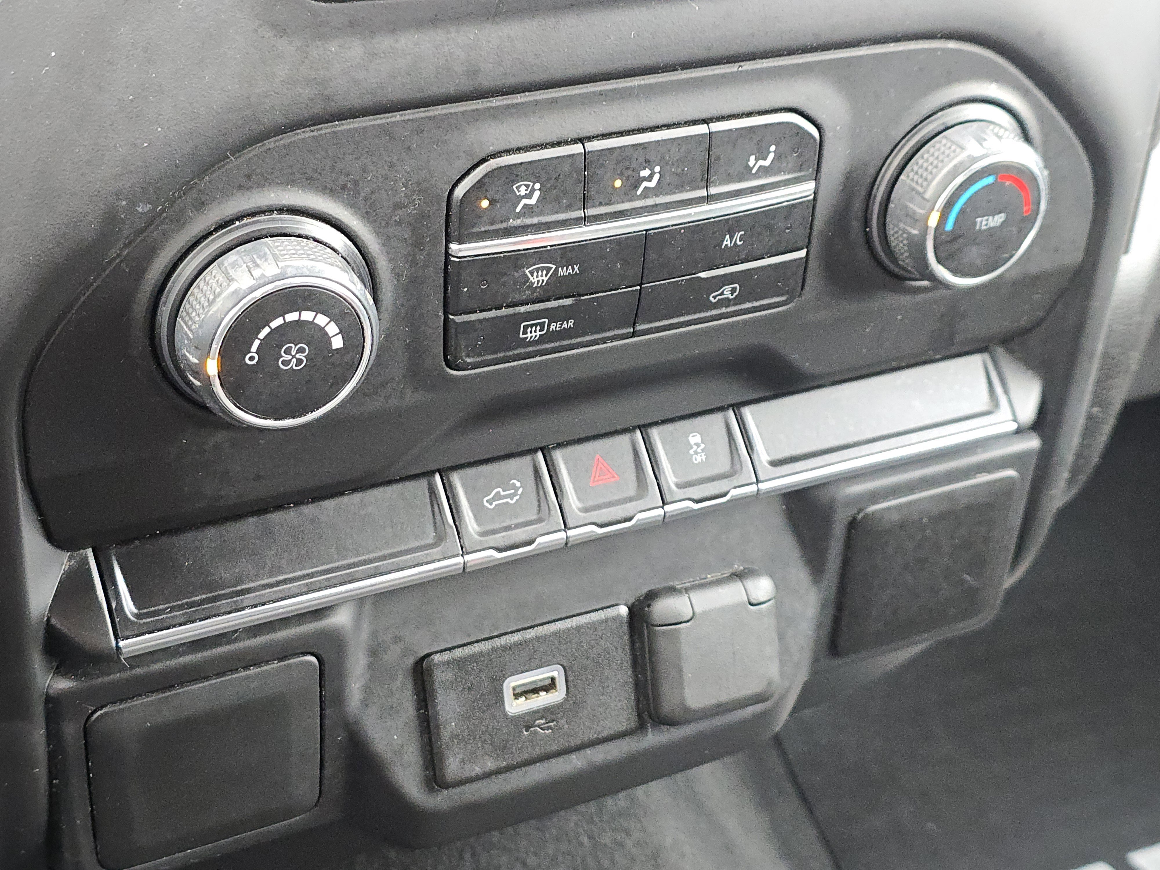 Used 2020 Chevrolet Silverado 1500 Custom w/ Custom Value Package image 25