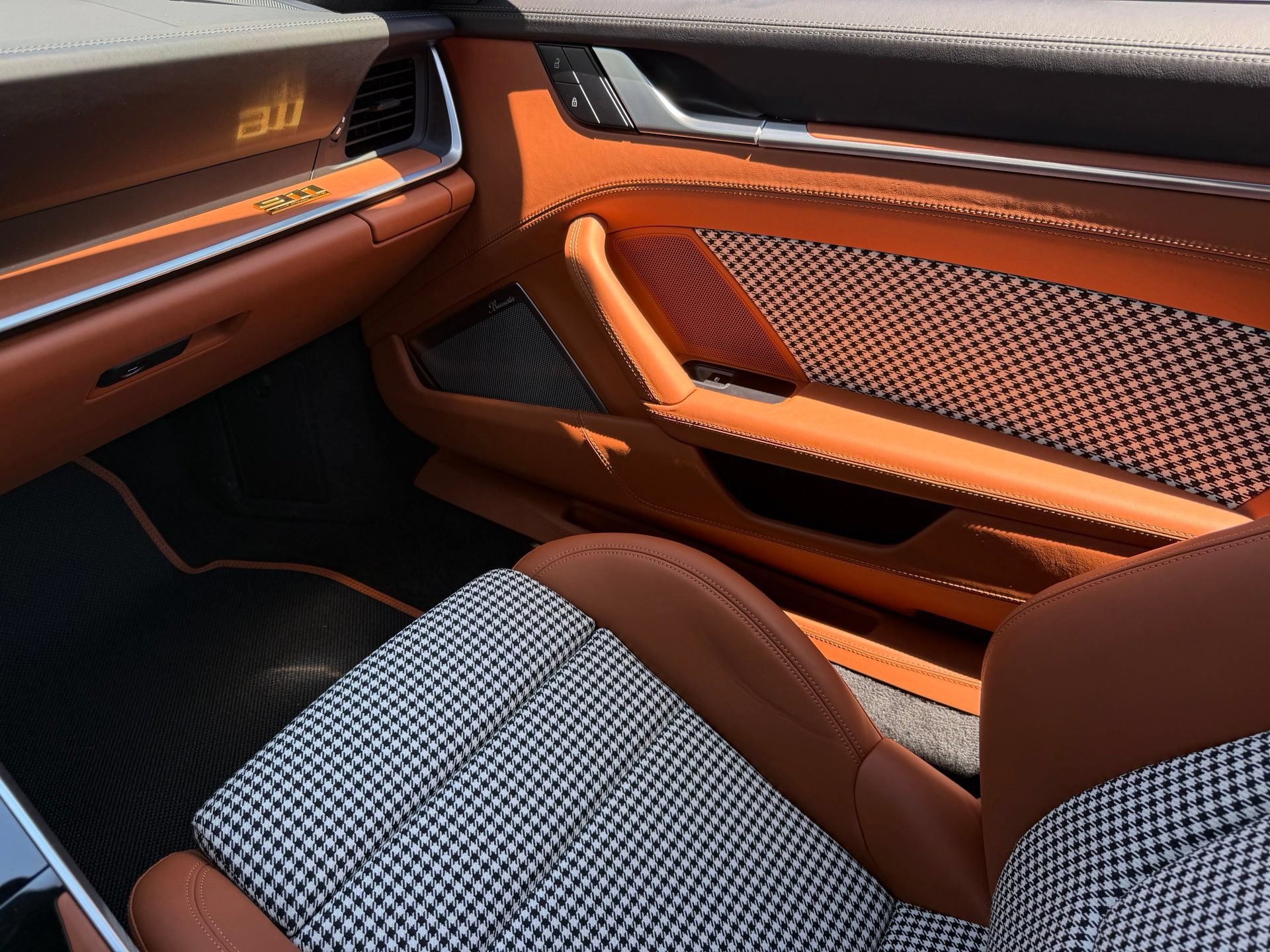 Certified 2023 Porsche 911 Sport Classic RWD image 35