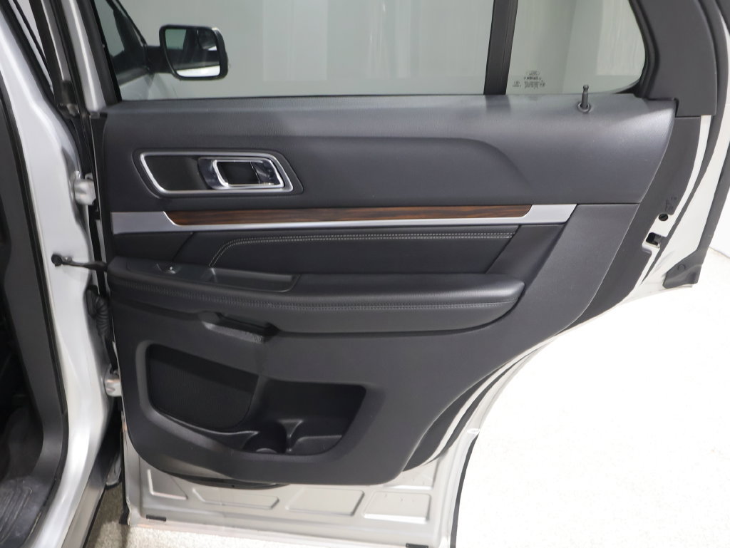 Used 2016 Ford Explorer Limited AWD/4WD image 21