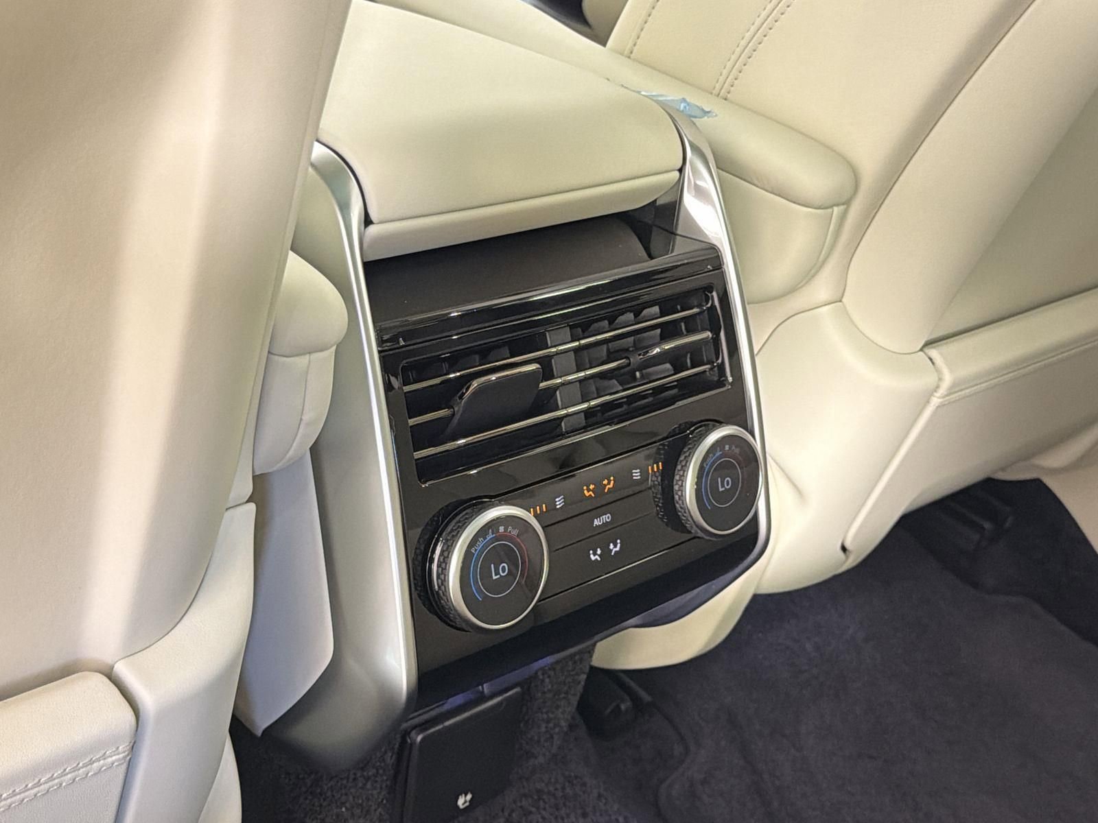 New 2026 Land Rover Range Rover Autobiography image 28