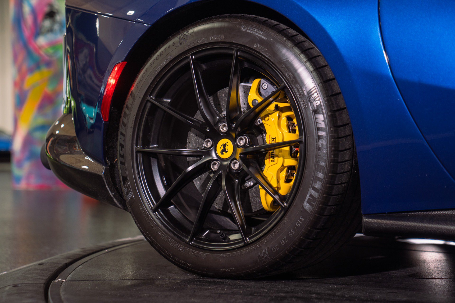 Used 2021 Ferrari 812 GTS RWD image 29