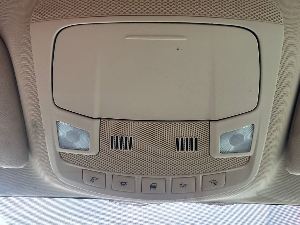 Used 2015 Ford Fusion SE FWD image 23