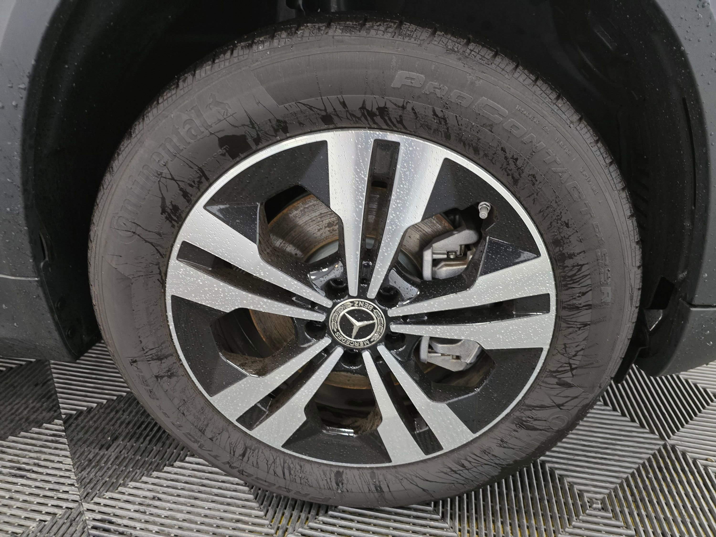 Used 2025 Mercedes-Benz GLA 250 4MATIC image 24