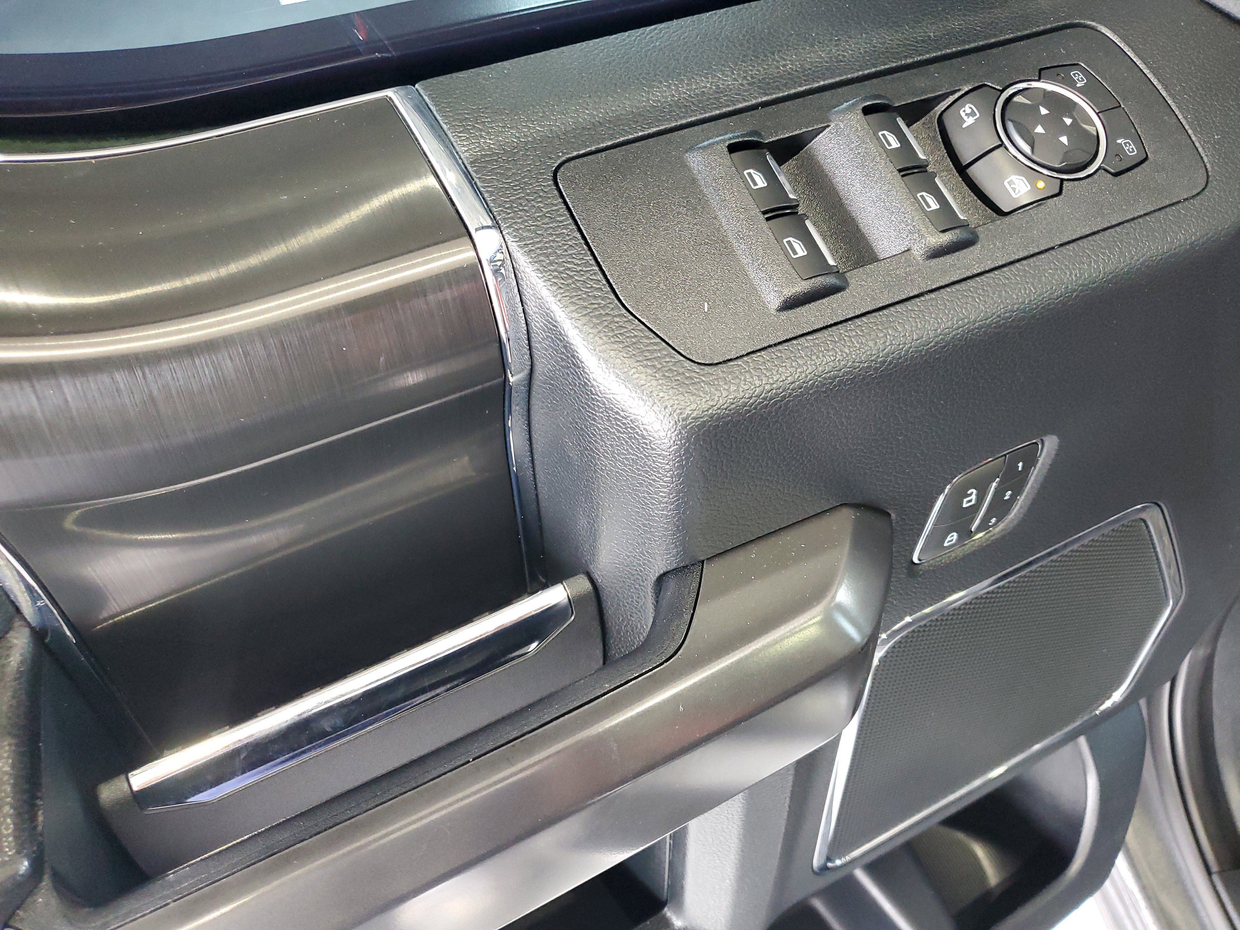 Used 2019 Ford F150 Lariat w/ Equipment Group 502A Luxury AWD/4WD image 16