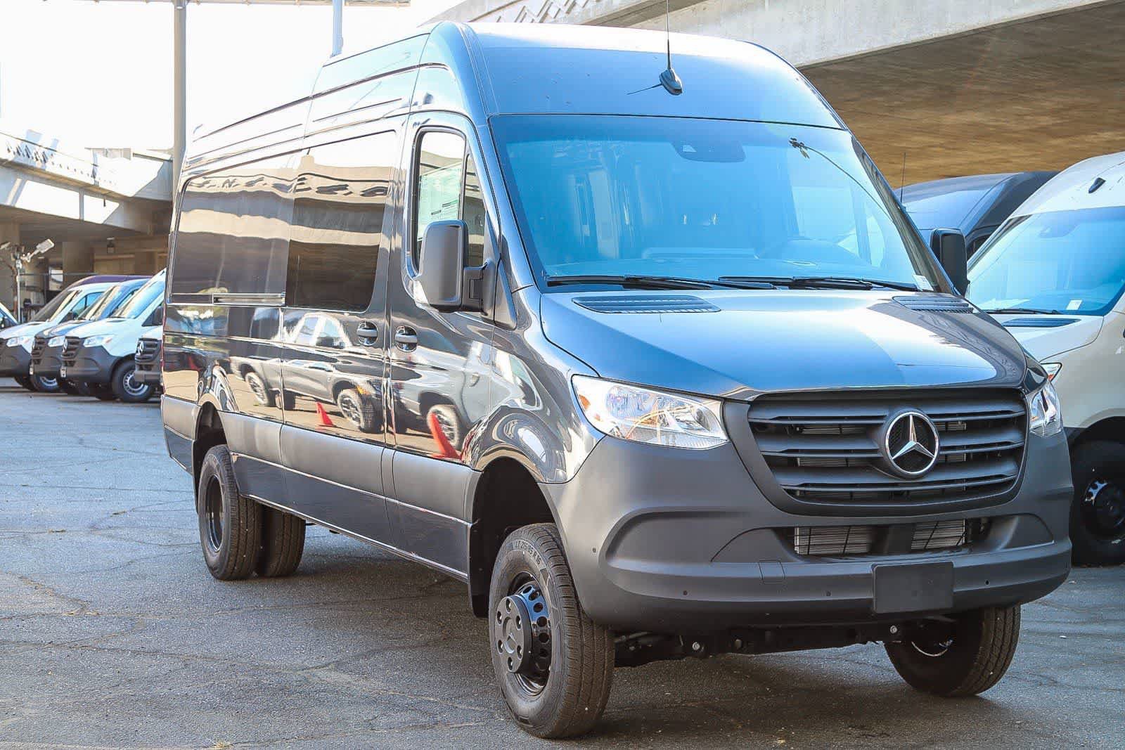 Used 2024 Mercedes-Benz Sprinter 3500 image 3
