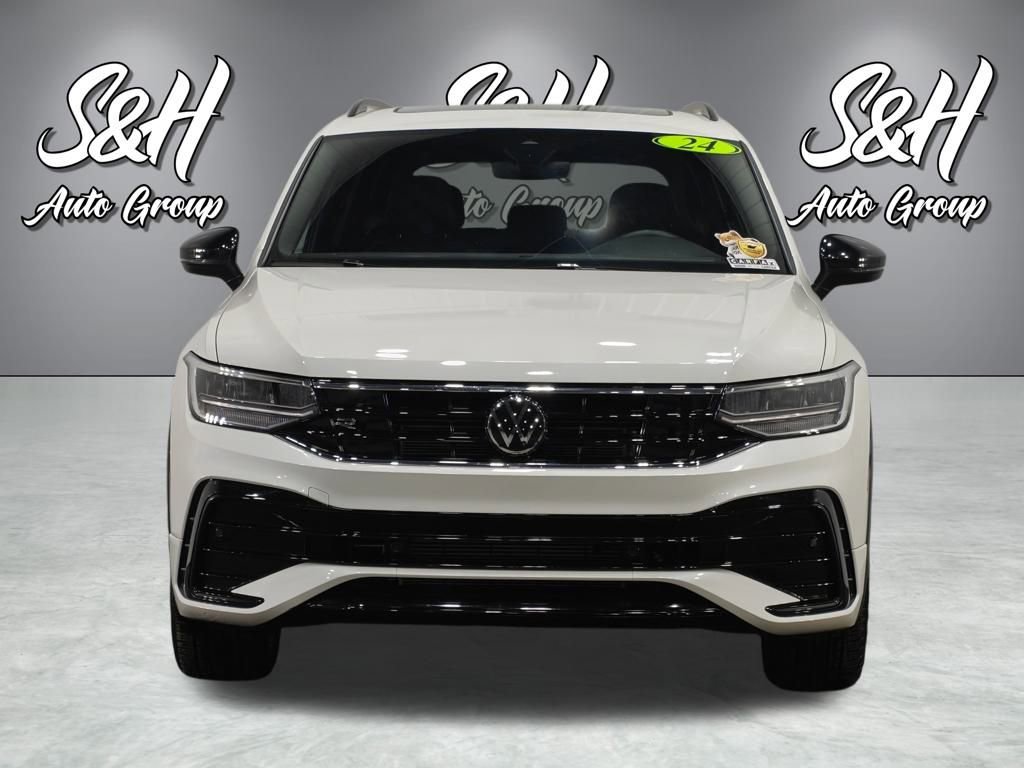 Used 2024 Volkswagen Tiguan SE R-Line image 18