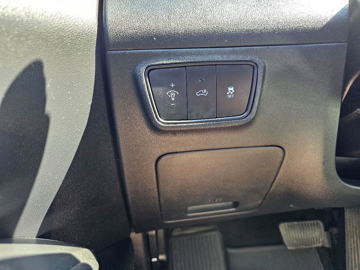 Used 2023 Hyundai Santa Cruz SEL Premium image 32