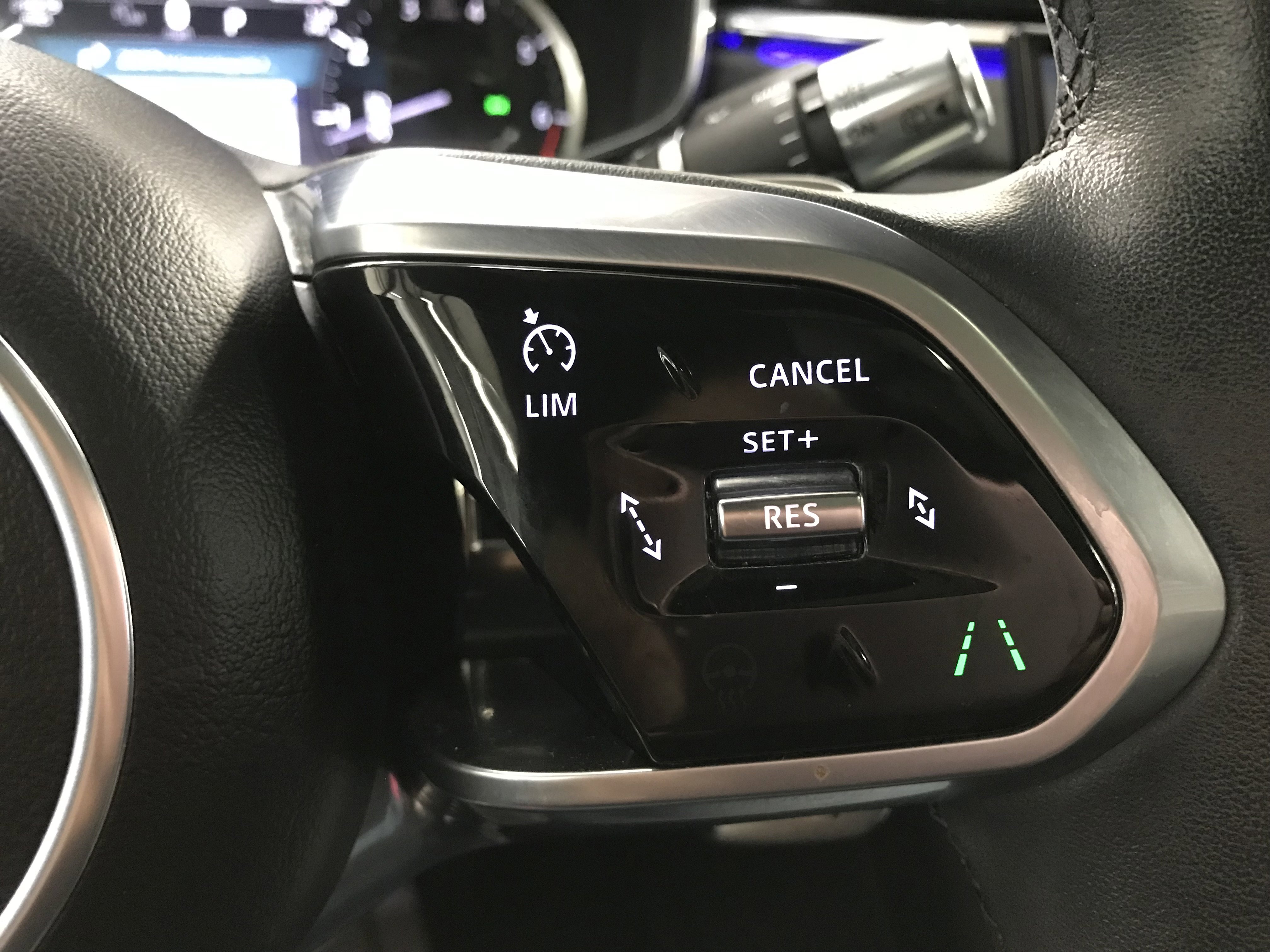 Used 2023 Jaguar F-PACE S AWD/4WD image 23