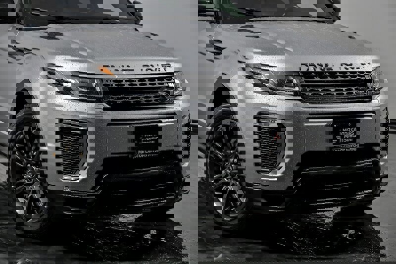 Used 2019 Land Rover Range Rover Evoque SE Premium AWD/4WD image 2