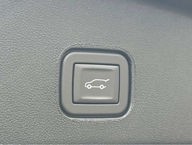 New 2026 Cadillac Lyriq Premium Sport w/ LPO, Floor Liner Package AWD/4WD image 13