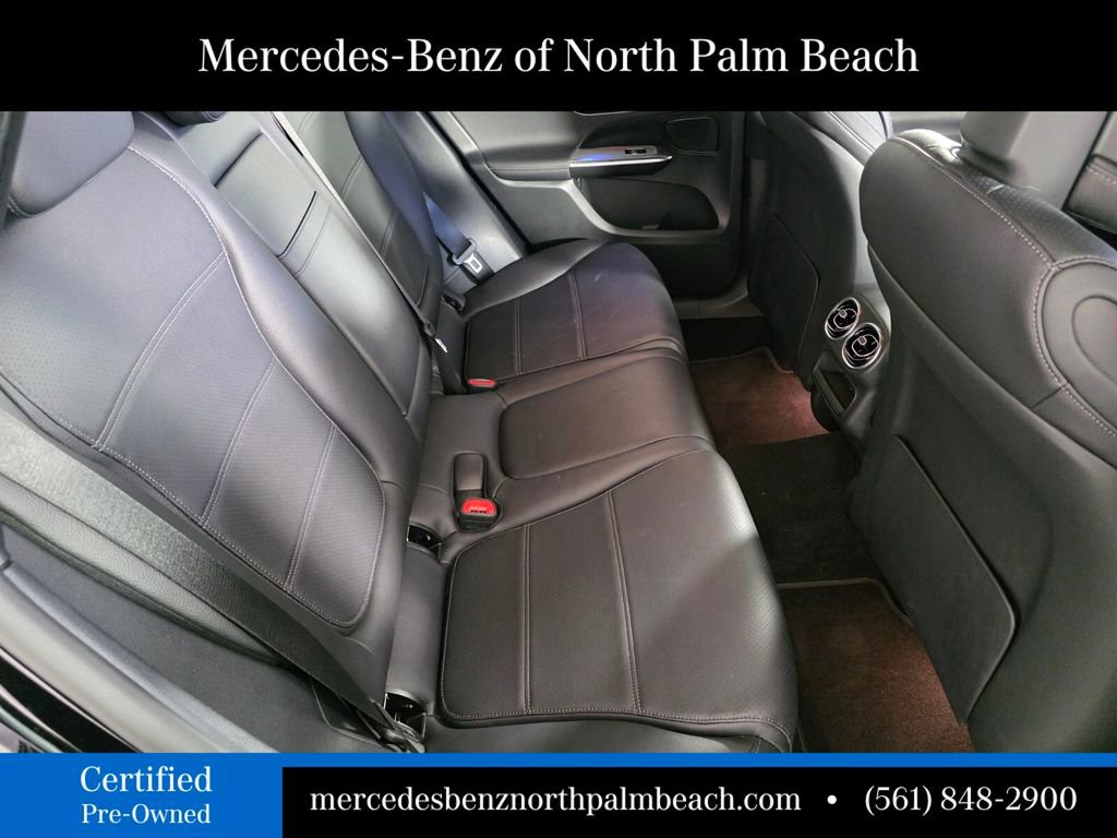 Used 2025 Mercedes-Benz GLC 300 image 23