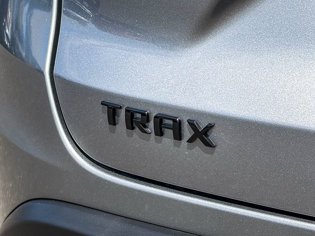 Used 2026 Chevrolet Trax RS FWD image 11