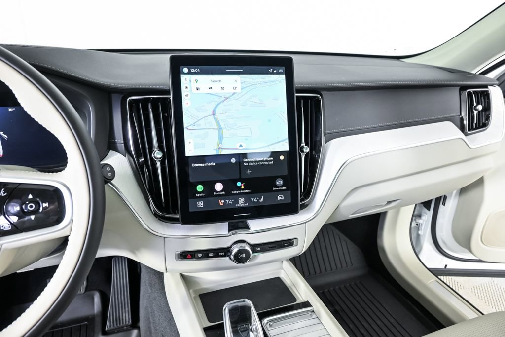 Used 2026 Volvo XC60 B5 Ultra w/ Climate Package image 15