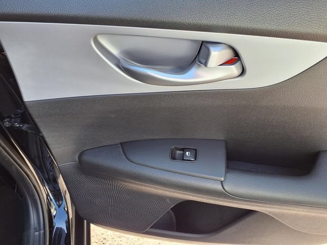 Used 2023 Kia Forte LXS FWD image 25