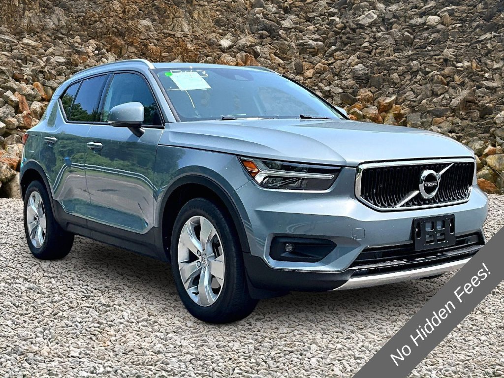 Used 2021 Volvo XC40 T4 Momentum FWD image 10