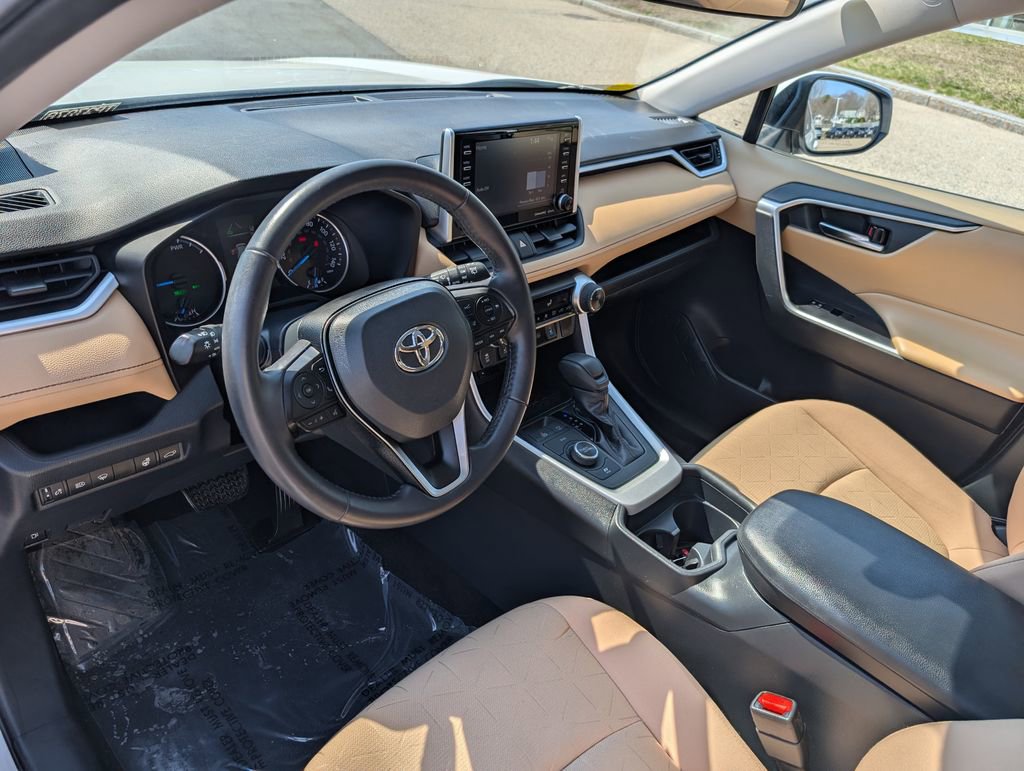 Used 2020 Toyota RAV4 XLE w/ Convenience Package AWD/4WD image 18