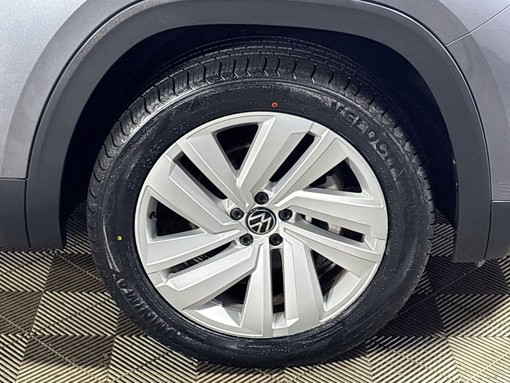 Certified 2021 Volkswagen Atlas Cross Sport SE w/ Panoramic Sunroof Package image 23