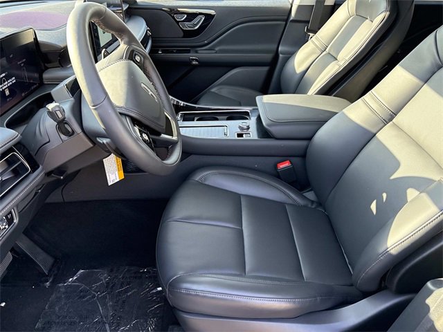New 2026 Lincoln Aviator AWD w/ Jet Appearance Package image 24