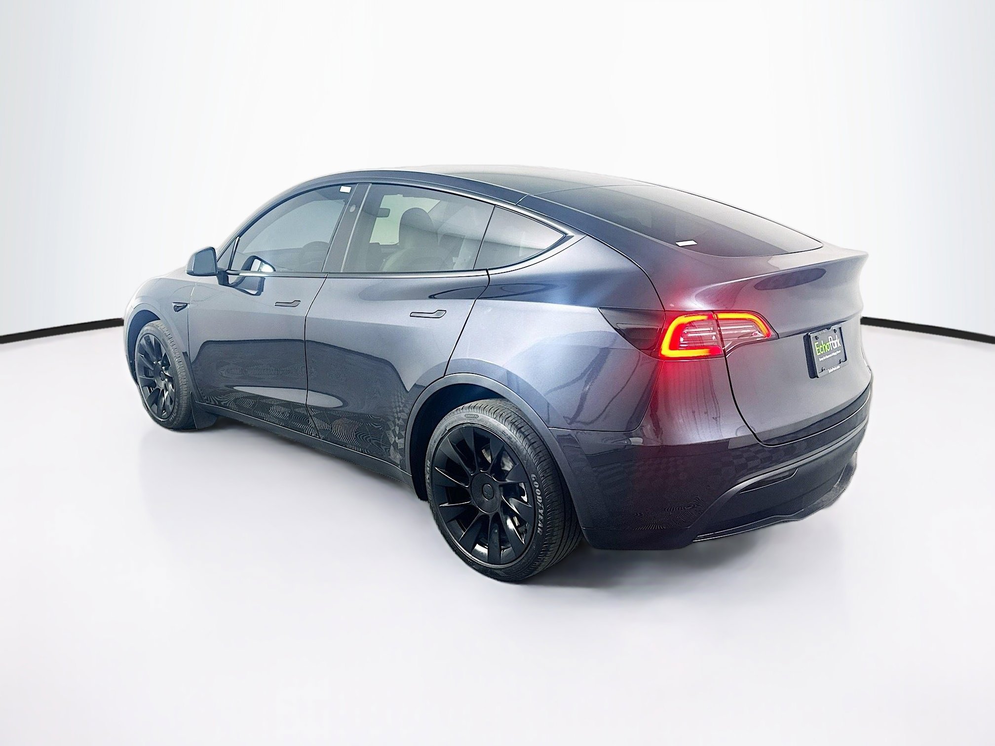 Used 2025 Tesla Model Y Long Range AWD/4WD image 5