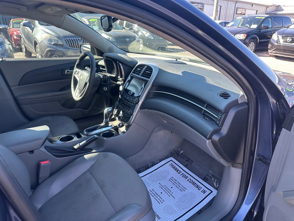 Used 2015 Chevrolet Malibu LT w/ Power Convenience Package image 12
