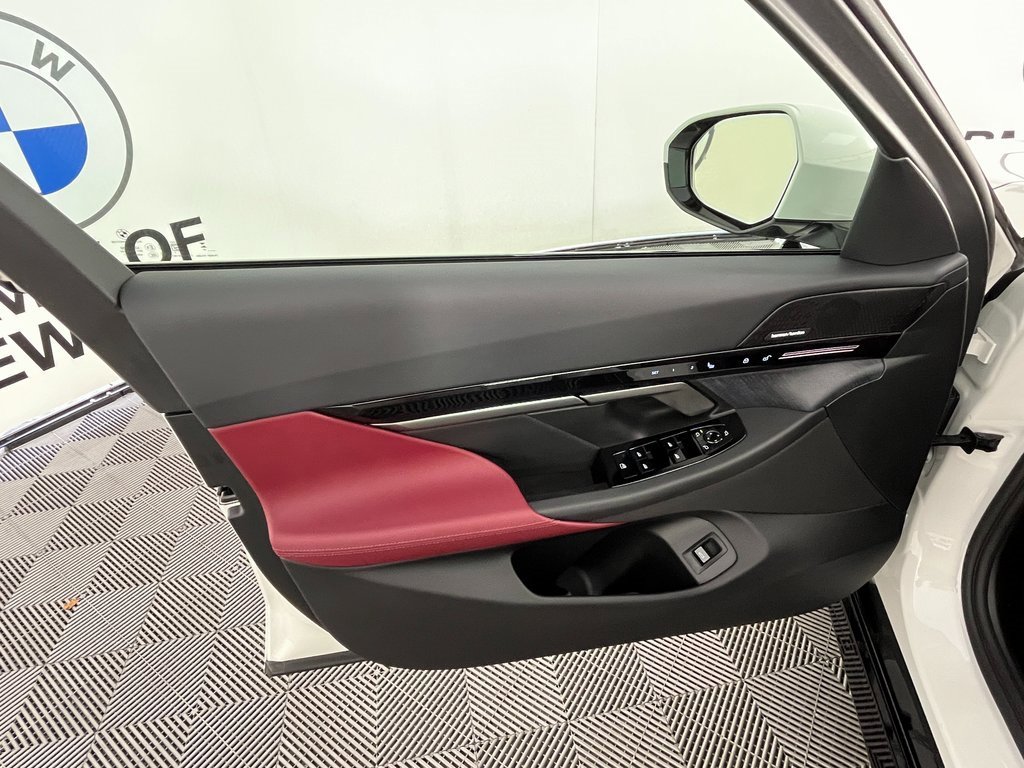 Certified 2026 BMW 530i xDrive w/ M Sport Package image 28