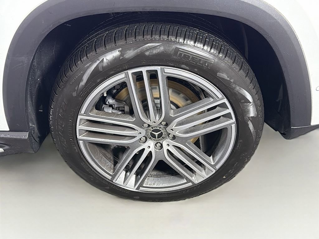 Used 2026 Mercedes-Benz GLS 450 4MATIC image 36