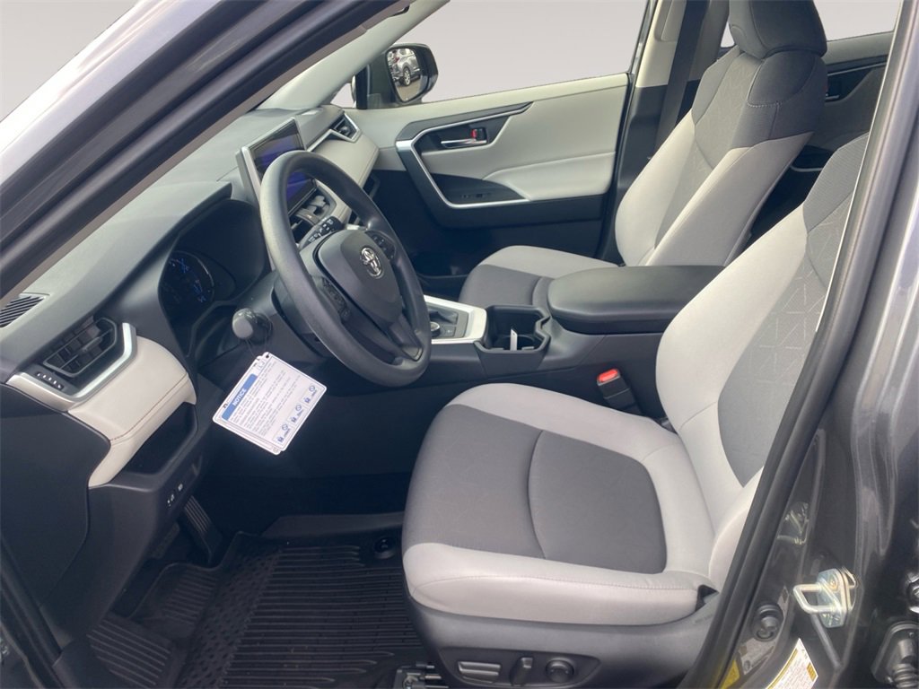 Used 2025 Toyota RAV4 XLE image 9