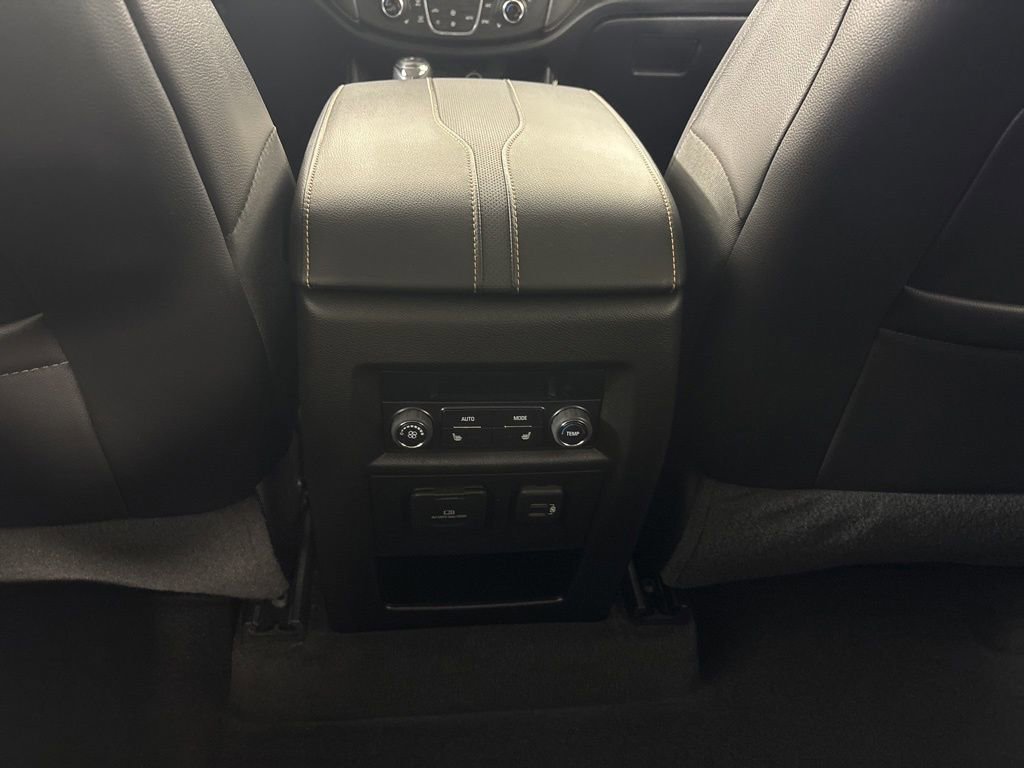 Used 2018 Chevrolet Traverse Premier w/ Driver Confidence II Package image 27