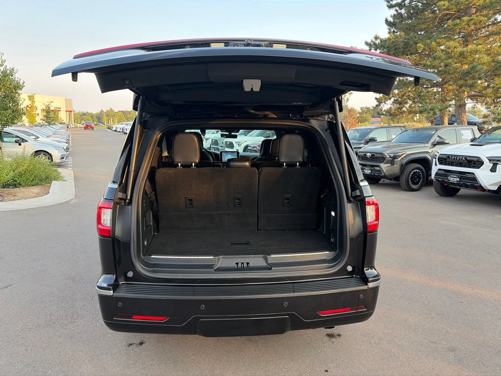 Used 2021 Lincoln Navigator Reserve AWD/4WD image 19