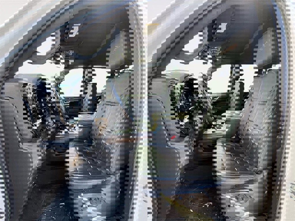 Used 2022 Chevrolet Silverado 1500 High Country w/ High Country Premium Package image 9