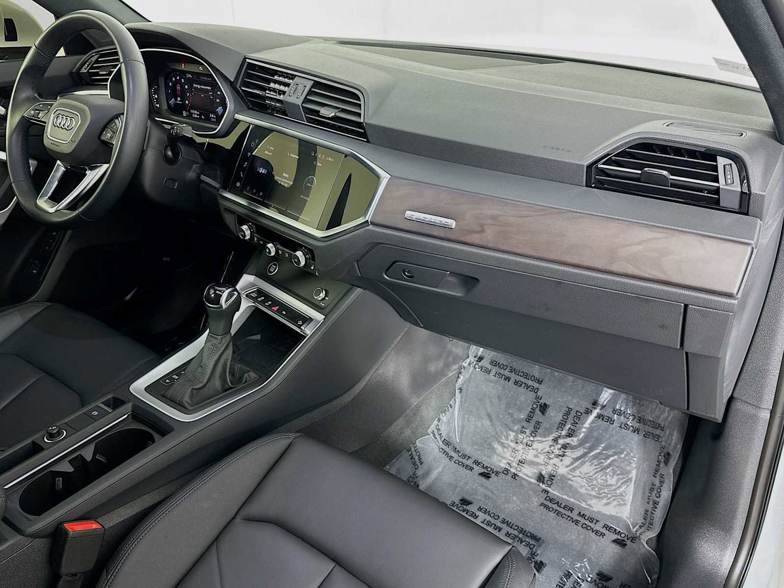 Certified 2024 Audi Q3 2.0T Premium w/ Convenience Package image 27