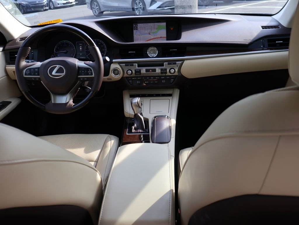 Used 2018 Lexus ES 350 w/ Luxury Package w/Wood Trim FWD image 13