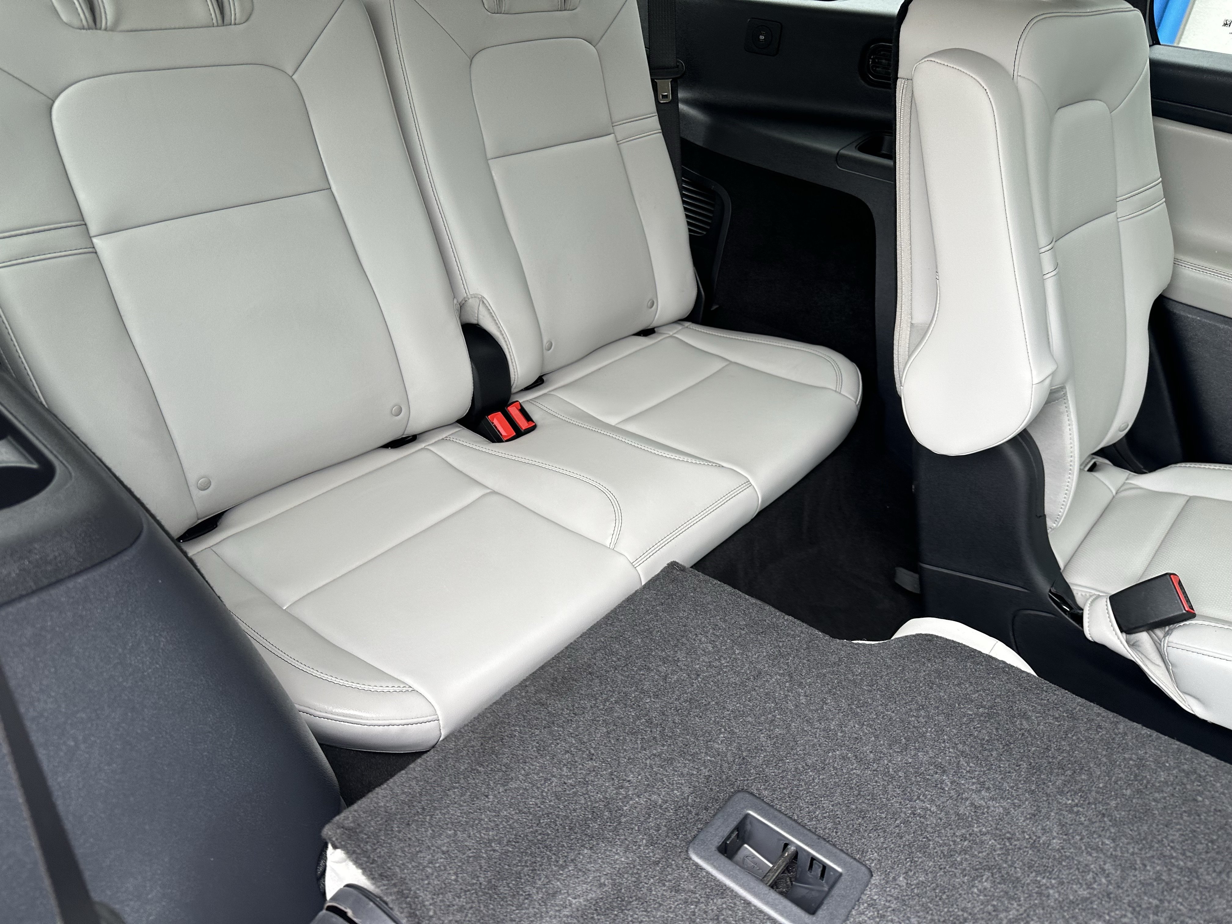 Used 2026 Lincoln Aviator AWD w/ Jet Appearance Package image 14